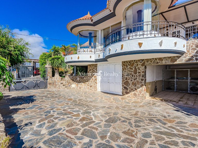 Villa for Sale in Adeje, Tenerife 3
