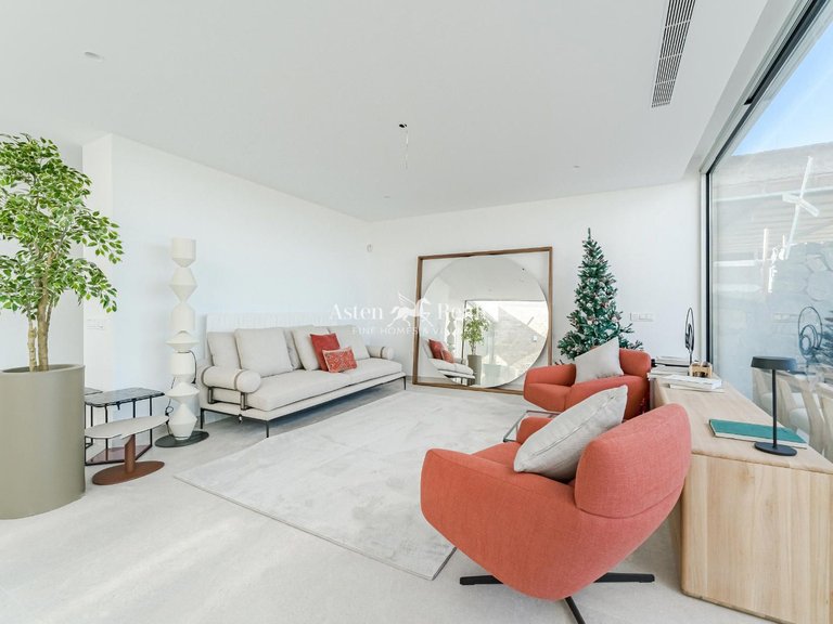 Villa for Sale in San Eugenio Alto, Tenerife 4