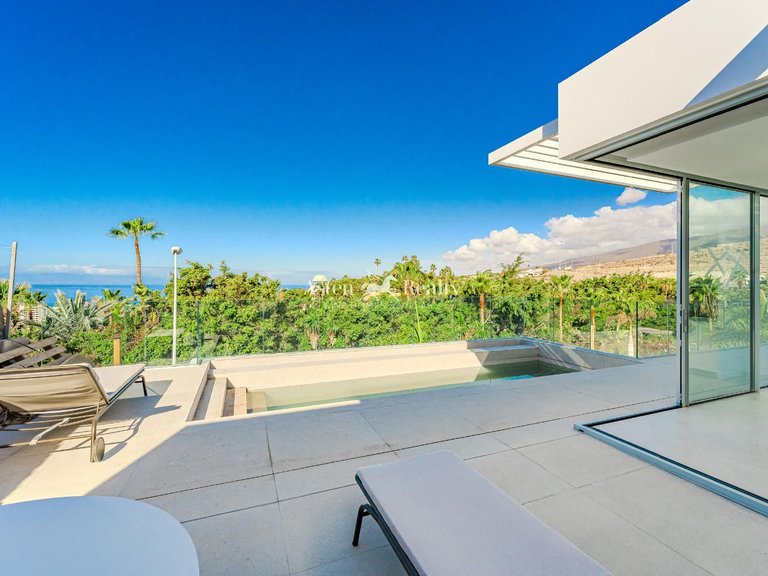 Villa for Sale in San Eugenio Alto, Tenerife 9