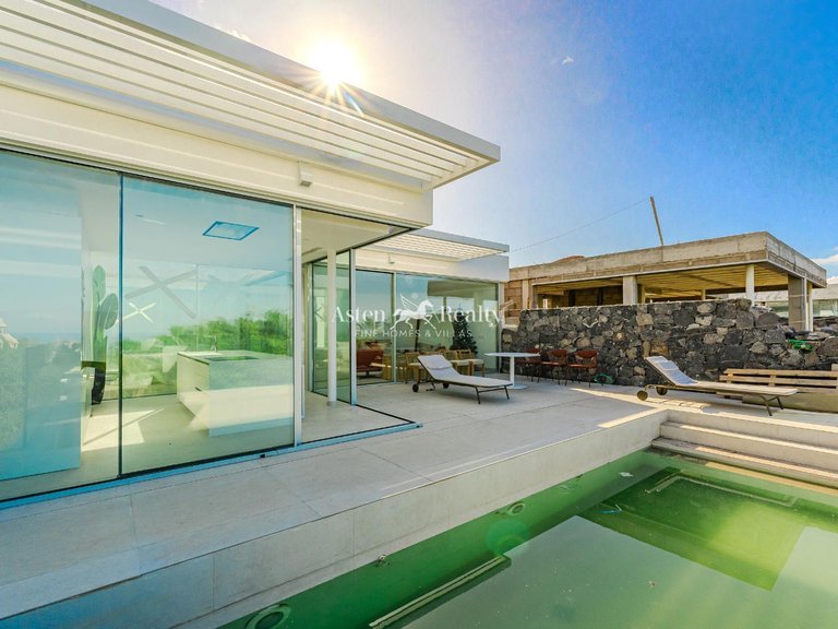 Villa for Sale in San Eugenio Alto, Tenerife 12