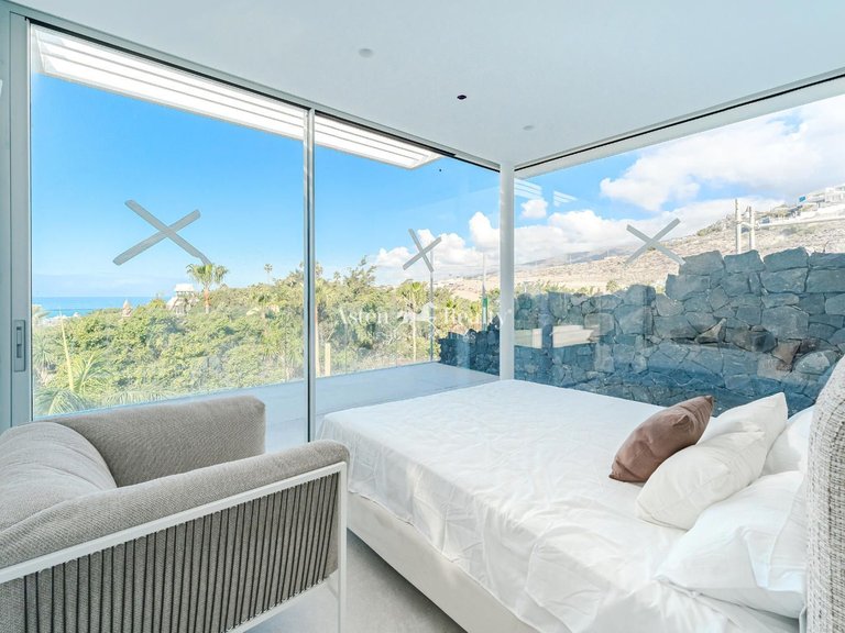 Villa for Sale in San Eugenio Alto, Tenerife 19