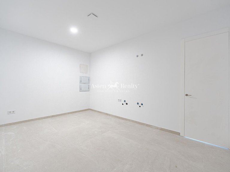 Villa for Sale in San Eugenio Alto, Tenerife 30