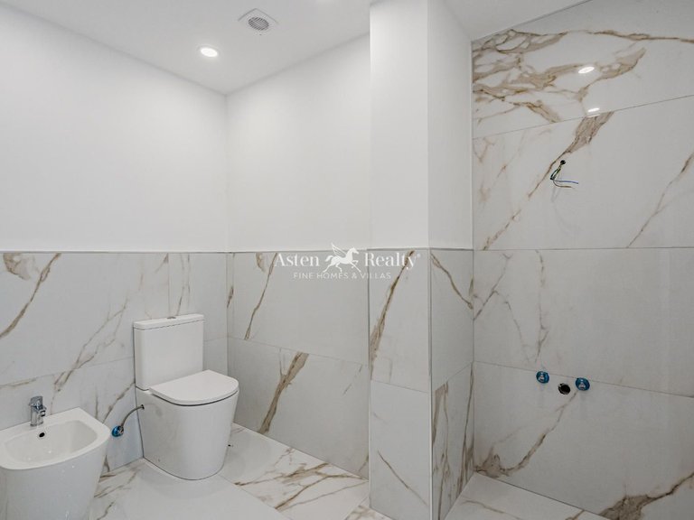 Villa for Sale in San Eugenio Alto, Tenerife 14