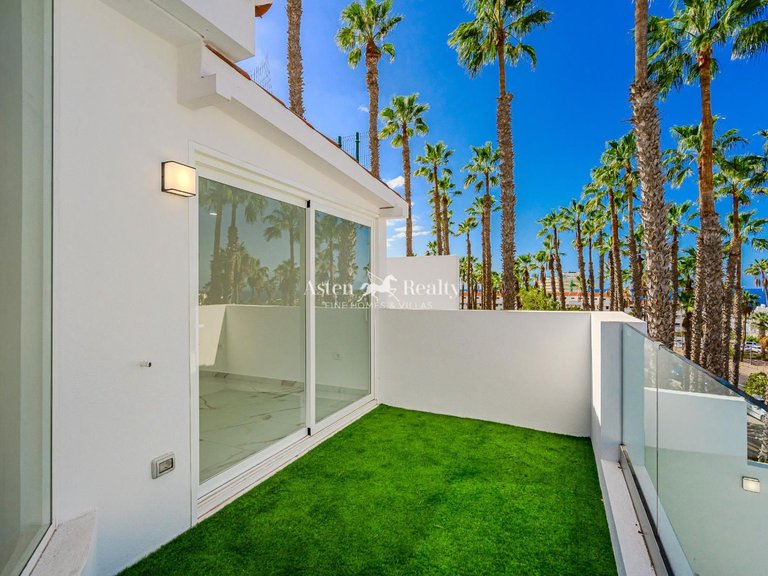 Villa for Sale in San Eugenio Alto, Tenerife 21