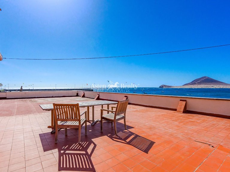 Villa for Sale in El Medano, Tenerife 2