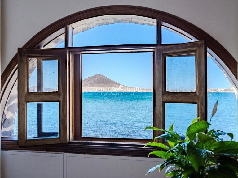 Villa for Sale in El Medano, Tenerife 4