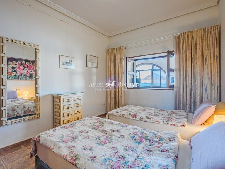 Villa for Sale in El Medano, Tenerife 8