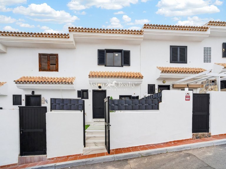 Town House for Sale in Chayofa, Tenerife 23