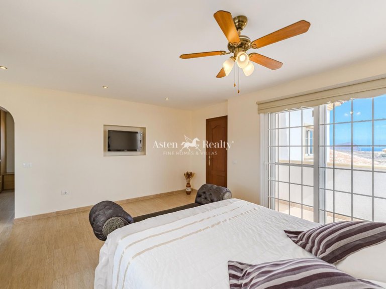 Villa for Sale in Golf Del Sur, Tenerife 6