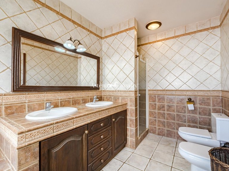 Villa for Sale in Golf Del Sur, Tenerife 9