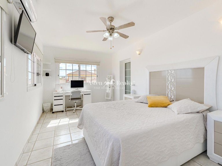 Villa for Sale in Golf Del Sur, Tenerife 11