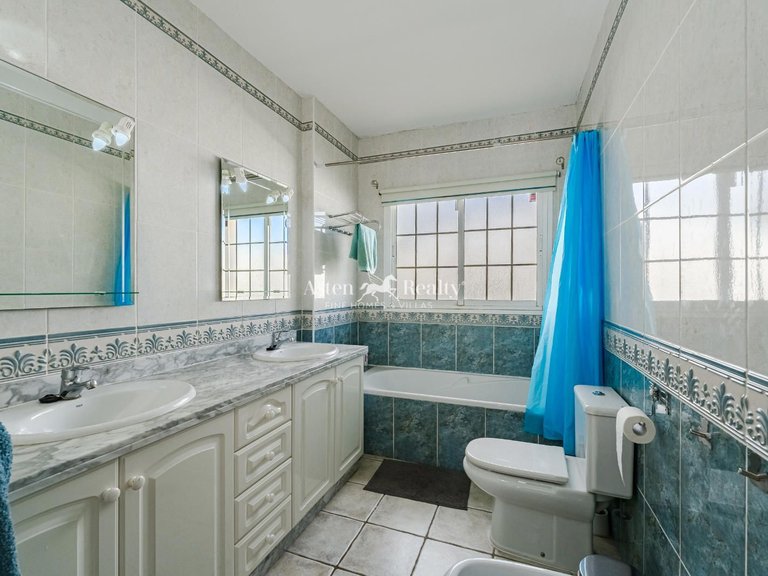 Villa for Sale in Golf Del Sur, Tenerife 18