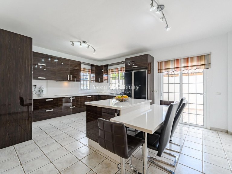 Villa for Sale in Golf Del Sur, Tenerife 29