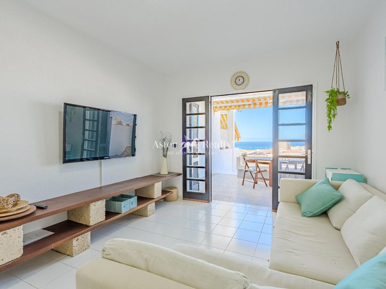 Apartment for Sale in Playa De Los Cristianos, Tenerife 8