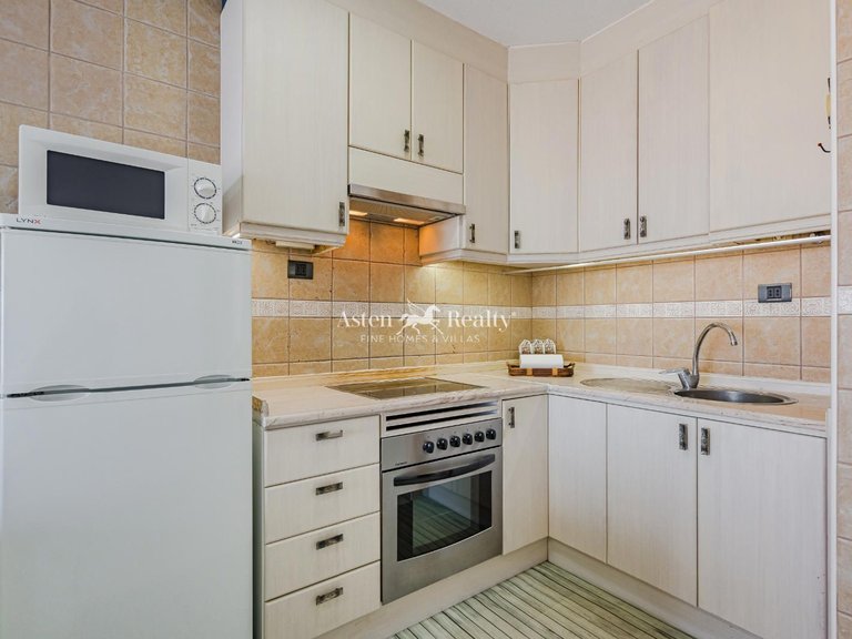 Apartment for Sale in Playa De Los Cristianos, Tenerife 5