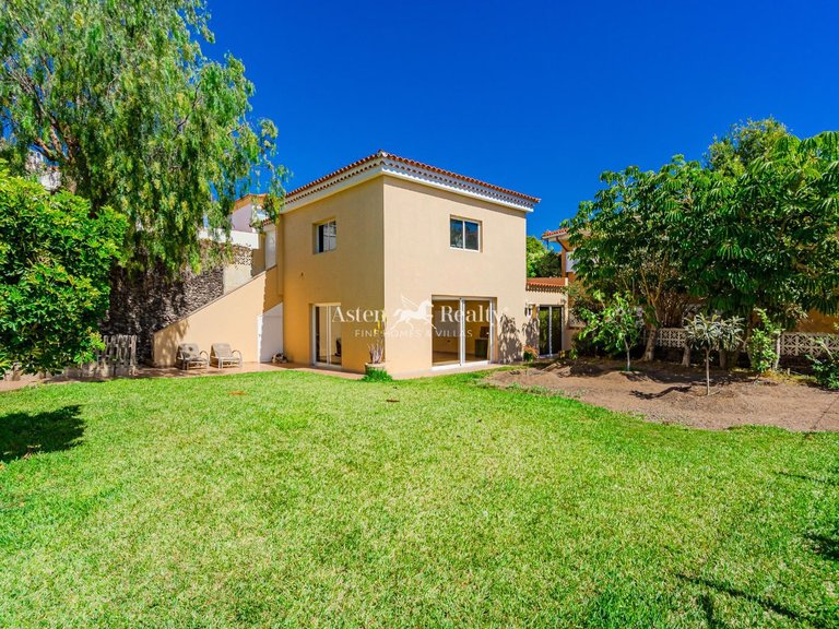 Villa for Sale in Chayofa, Tenerife 4