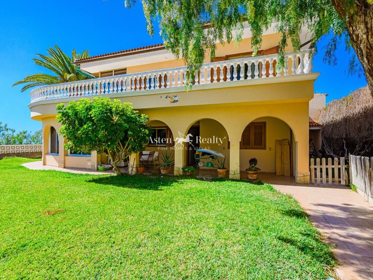 Villa for Sale in Chayofa, Tenerife 1