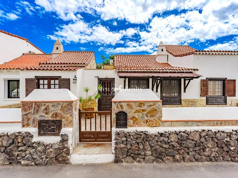 Villa for Sale in Golf Del Sur, Tenerife 2