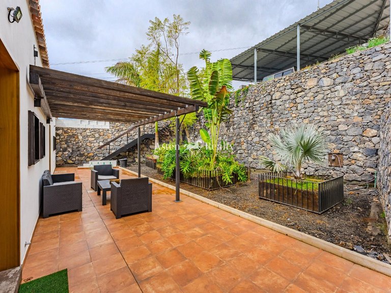 Villa for Sale in Tejina De Isora, Tenerife 1