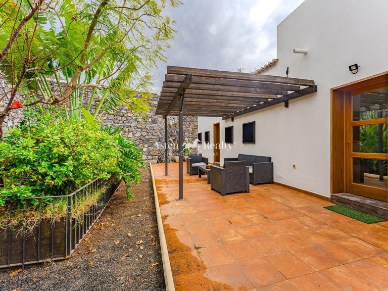 Villa for Sale in Tejina De Isora, Tenerife 2