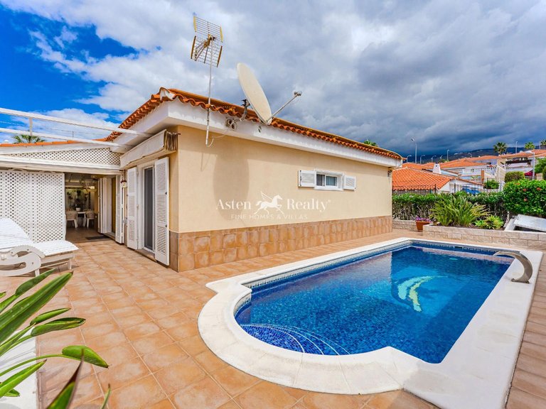 Villa for Sale in Callao Salvaje, Tenerife 1