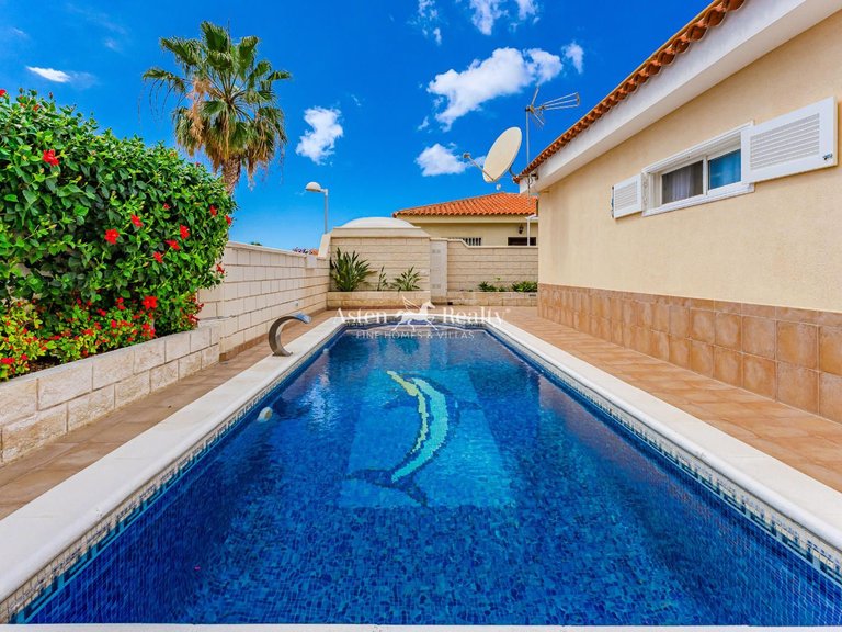 Villa for Sale in Callao Salvaje, Tenerife 2