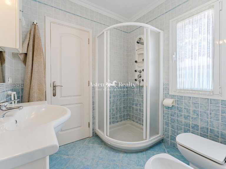 Villa for Sale in Callao Salvaje, Tenerife 11