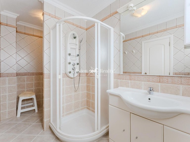 Villa for Sale in Callao Salvaje, Tenerife 15