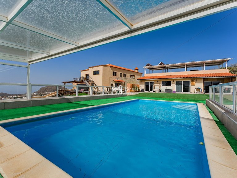 Villa for Sale in San Miguel, Tenerife 4