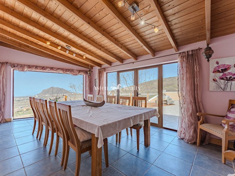 Villa for Sale in San Miguel, Tenerife 11