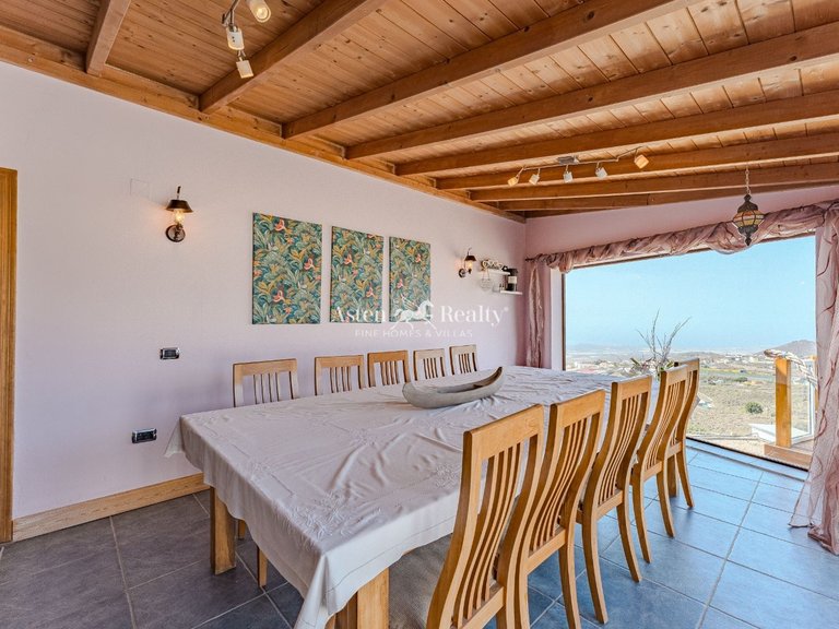 Villa for Sale in San Miguel, Tenerife 12