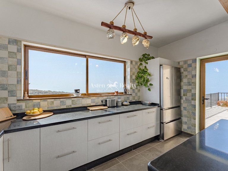 Villa for Sale in San Miguel, Tenerife 16