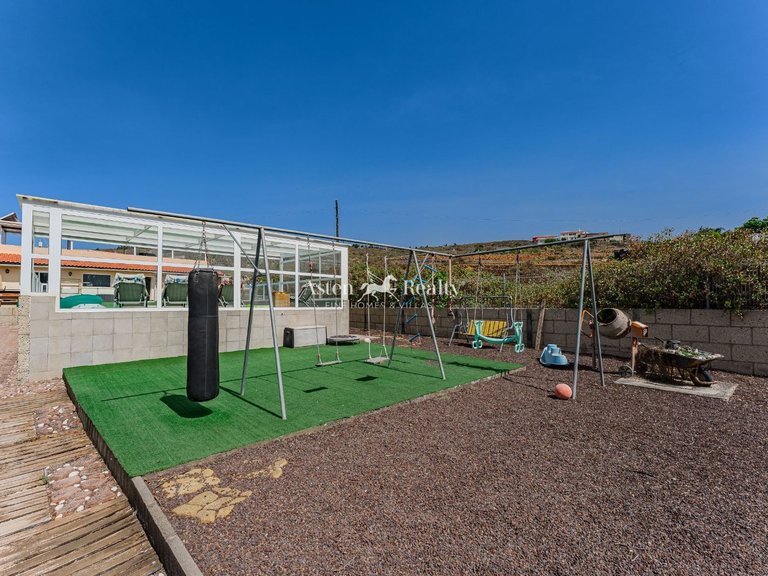 Villa for Sale in San Miguel, Tenerife 28