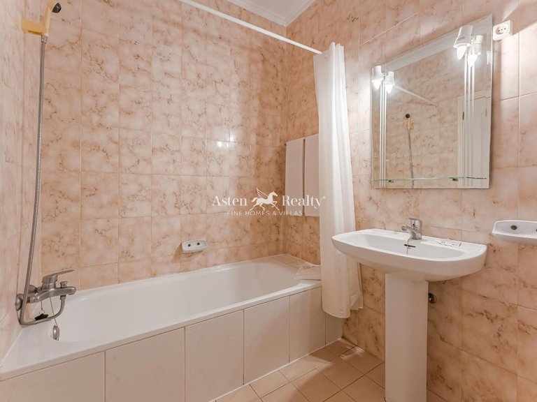 Apartment for Sale in San Eugenio Alto, Tenerife 13