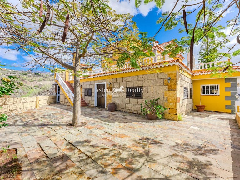 Villa for Sale in San Miguel, Tenerife 3