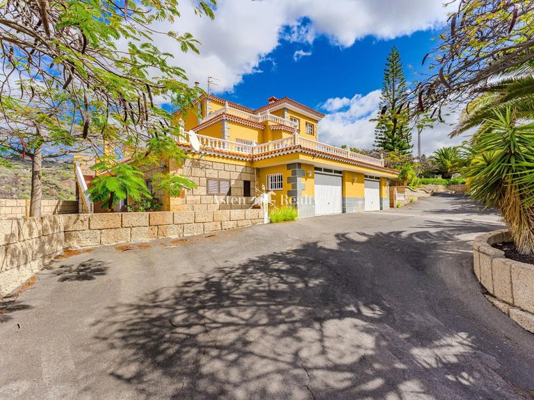 Villa for Sale in San Miguel, Tenerife 1