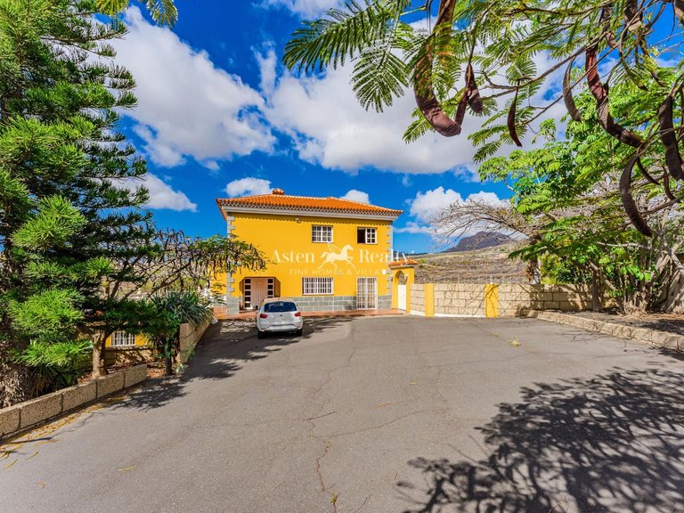 Villa for Sale in San Miguel, Tenerife 5