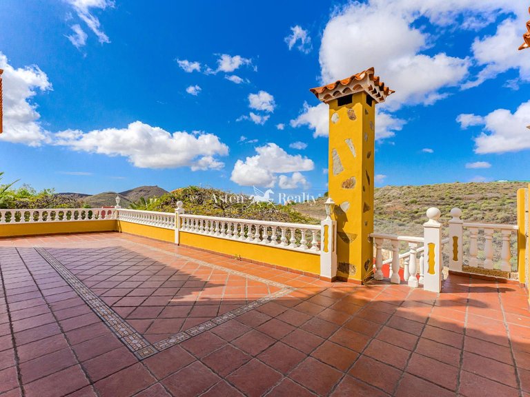 Villa for Sale in San Miguel, Tenerife 11