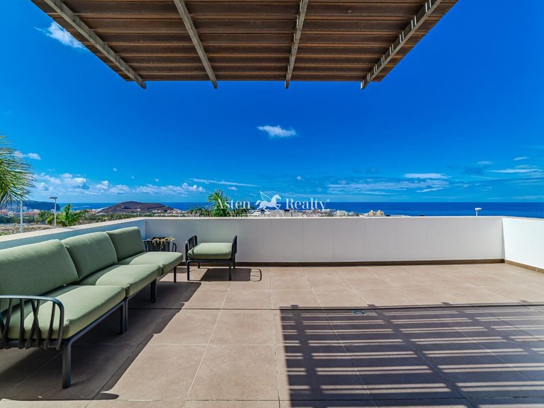 Villa for Sale in San Eugenio Alto, Tenerife 21