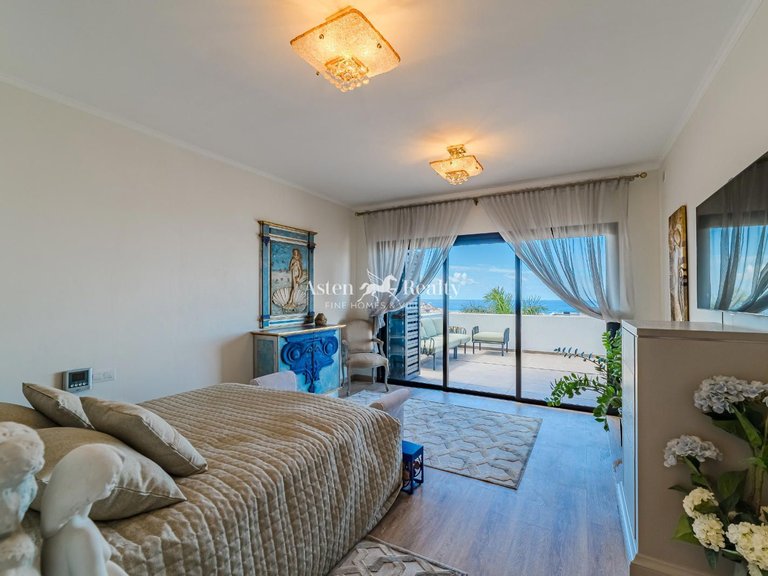 Villa for Sale in San Eugenio Alto, Tenerife 20