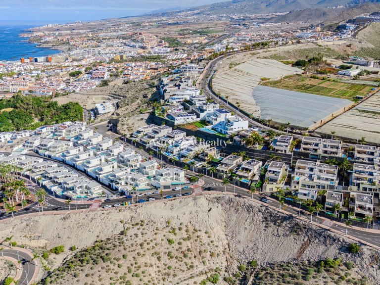 Villa for Sale in San Eugenio Alto, Tenerife 36