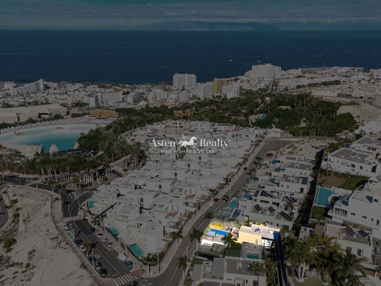 Villa for Sale in San Eugenio Alto, Tenerife 37