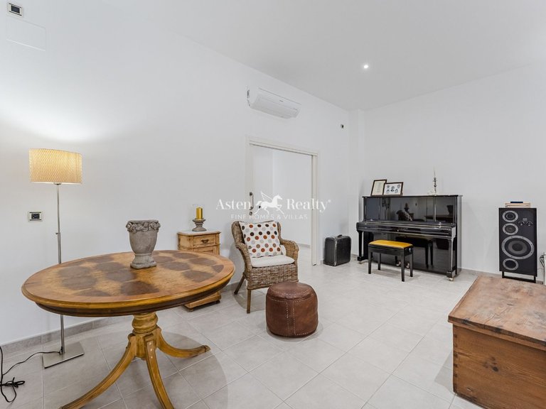 Villa for Sale in Guaza, Tenerife 11