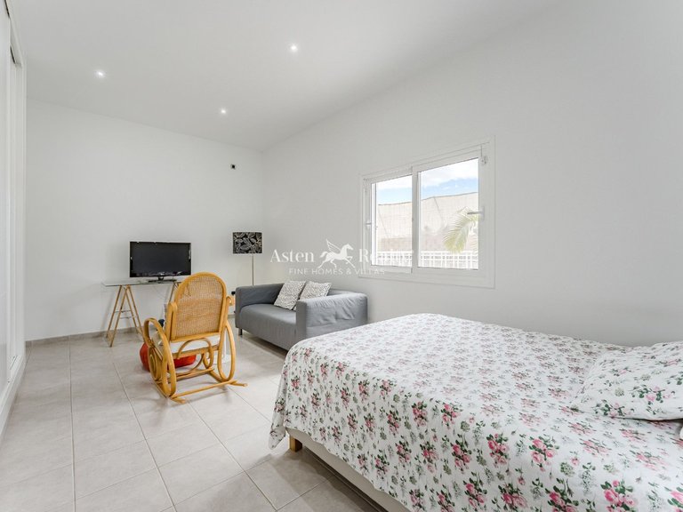 Villa for Sale in Guaza, Tenerife 19