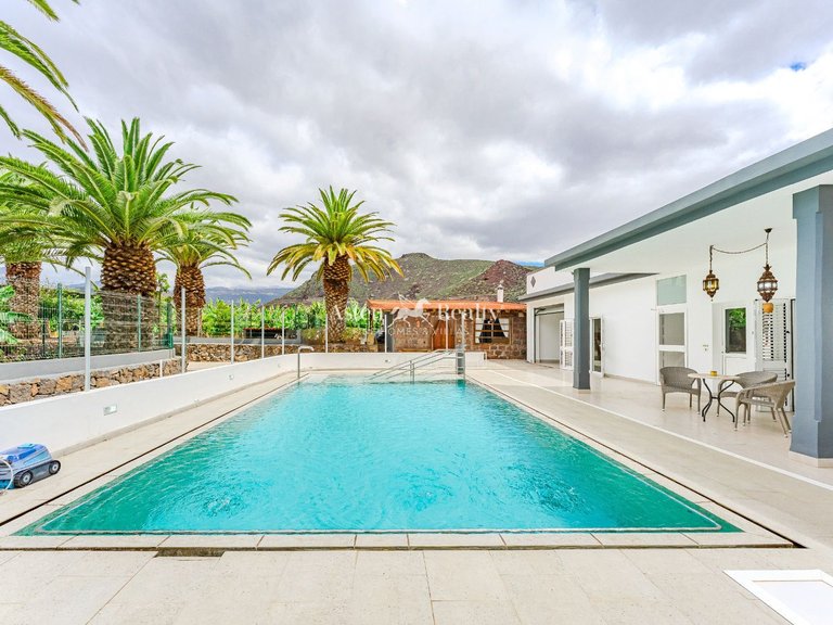 Villa for Sale in Guaza, Tenerife 5