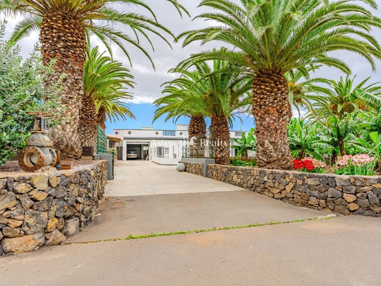 Villa for Sale in Guaza, Tenerife 3