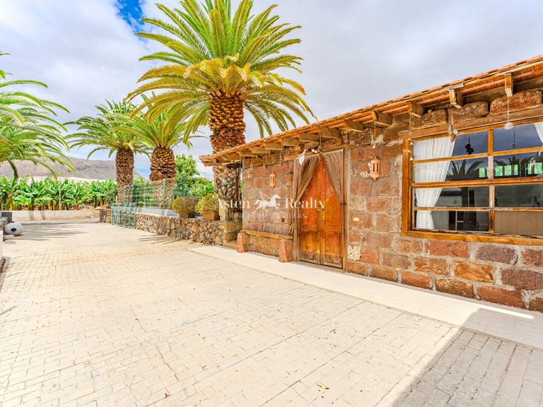 Villa for Sale in Guaza, Tenerife 34