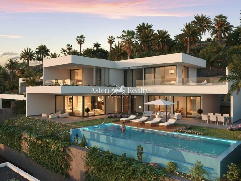 Villa for Sale in San Eugenio Alto, Tenerife 11