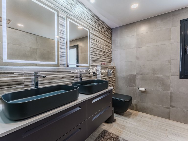 Villa for Sale in San Miguel, Tenerife 18