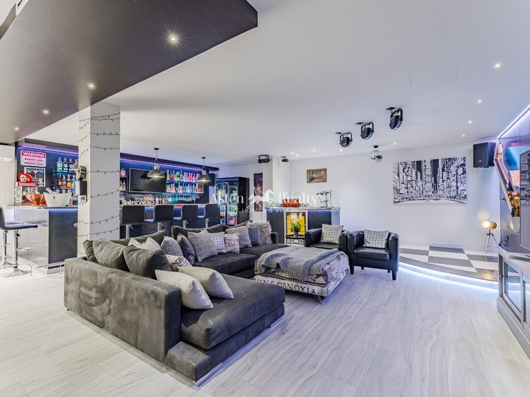 Villa for Sale in San Miguel, Tenerife 28